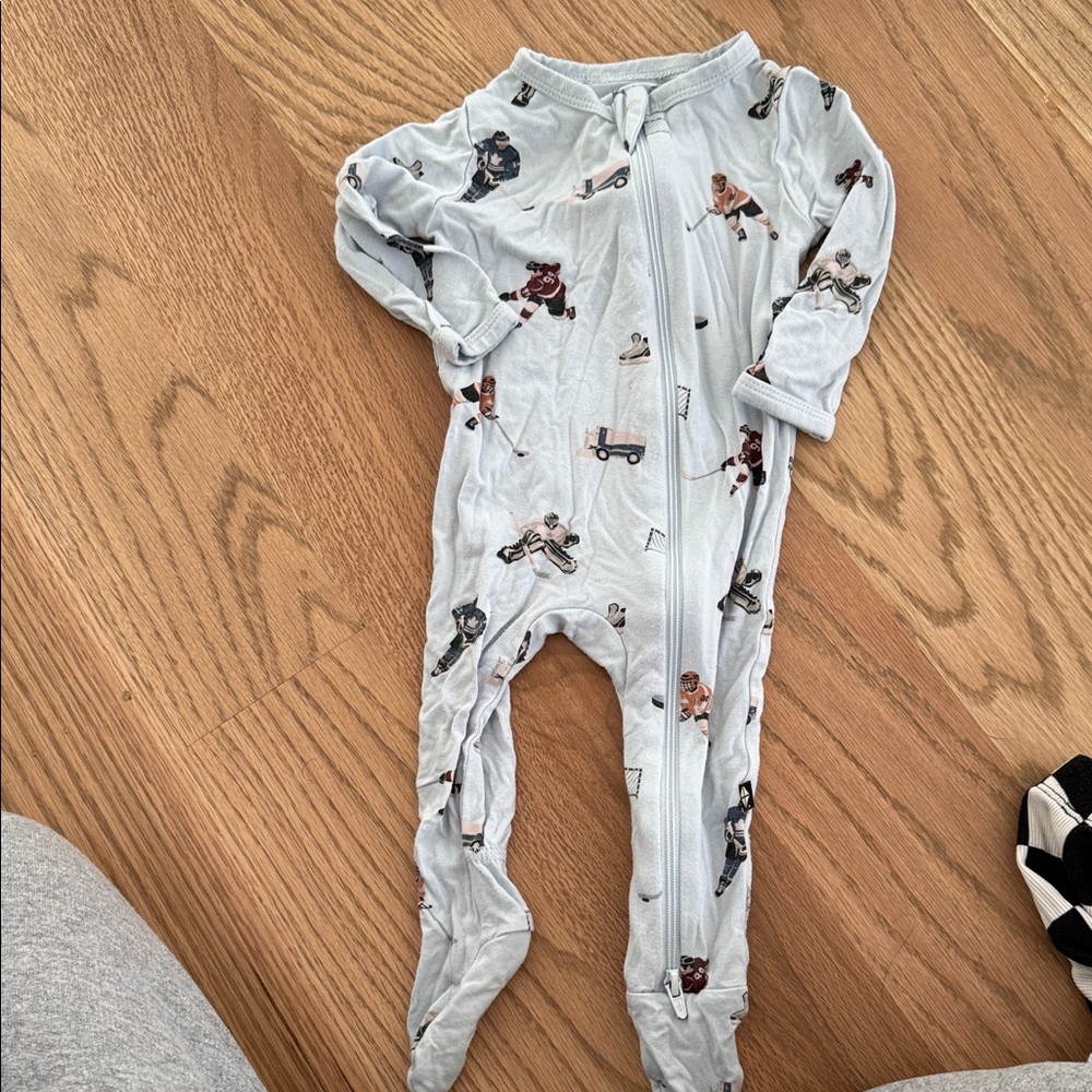Kyte hockey pajamas